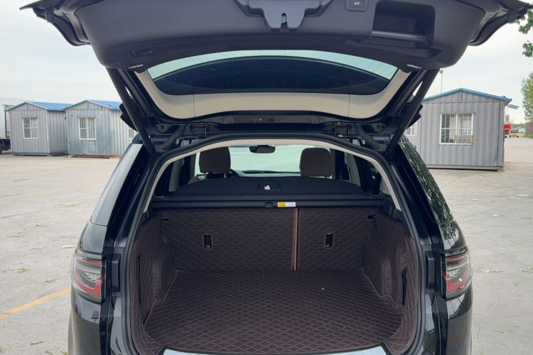 Used Land Rover Discovery Sport 2025 249 PS Performance Tech Edition Trunk