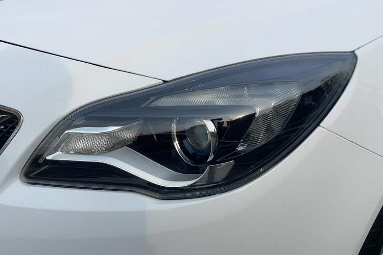 Used Buick Regal 2015 1.6T Leading Technology Model Left Front Headlight