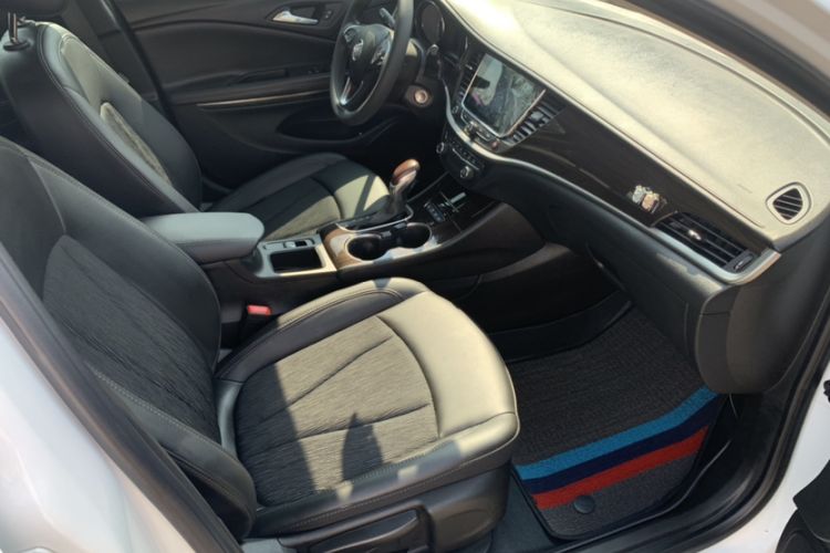 Used Buick Verano 2019 Sedan 20T Dual-Clutch Leading Model Right Front Seat
