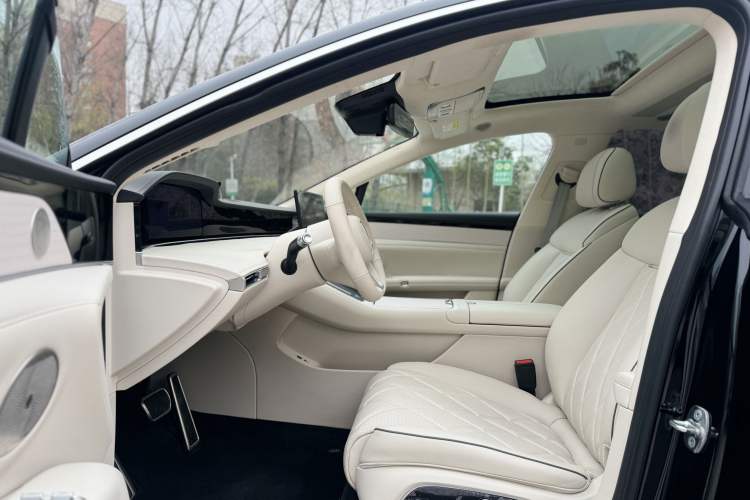 Used Hima Stelato S9 2025 Extended-Range Ultra Interior 1