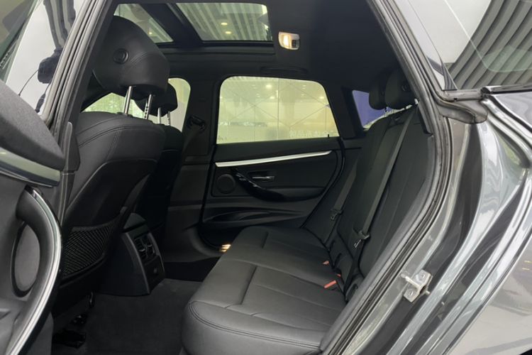 Used BMW 3 Series GT 2019 320i M Sport Package Interior 2