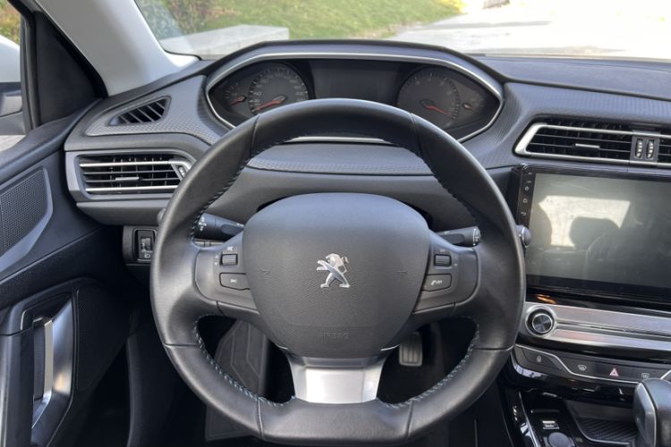 Used Peugeot 308 2016 1.6L Automatic Luxury Edition
