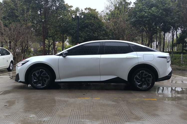 Used Toyota bZ3 2024 517 km Elite PRO
