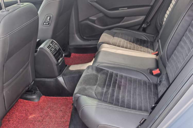 Used Volkswagen Magotan 2020 380TSI DSG Luxury Version Interior 4