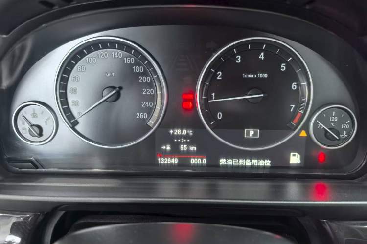 Used BMW 5 Series 2013 525Li Leading Model
