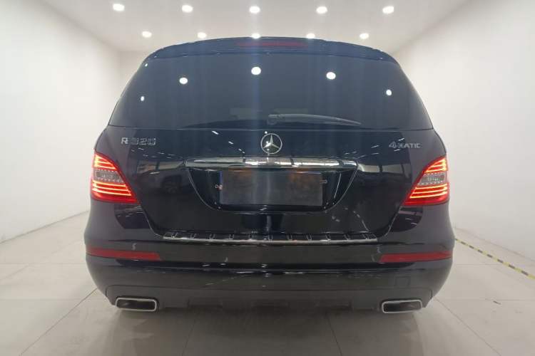 Used Mercedes-Benz R-Class 2017 R 320 4MATIC Business Edition Prestige Model
