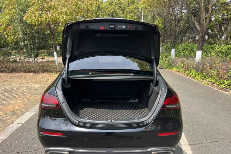 Used Mercedes-Benz E-Class 2023 Updated E 300 L Fashion Edition
