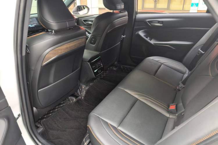 Used Toyota Avalon 2024 2.0L Luxury Edition Interior 3