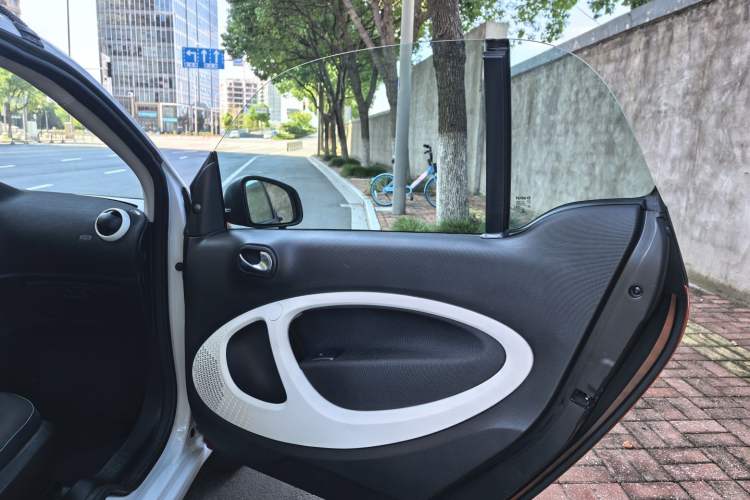 Used smart fortwo 2015 1.0L 52 kW Hardtop Passion Edition
