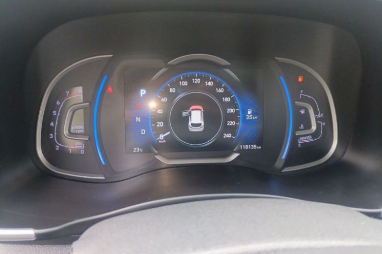 Used Hyundai Tucson 2019 280TGDi Dual-Clutch Two-Wheel Drive Fashion Edition China V Standard Odometer Close Up