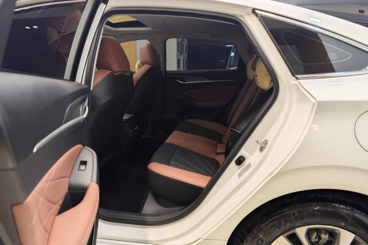 Used Changan Eado 2023 Changan Edition PLUS Blue Whale NE 1.4T GDI DCT Prestige Version
