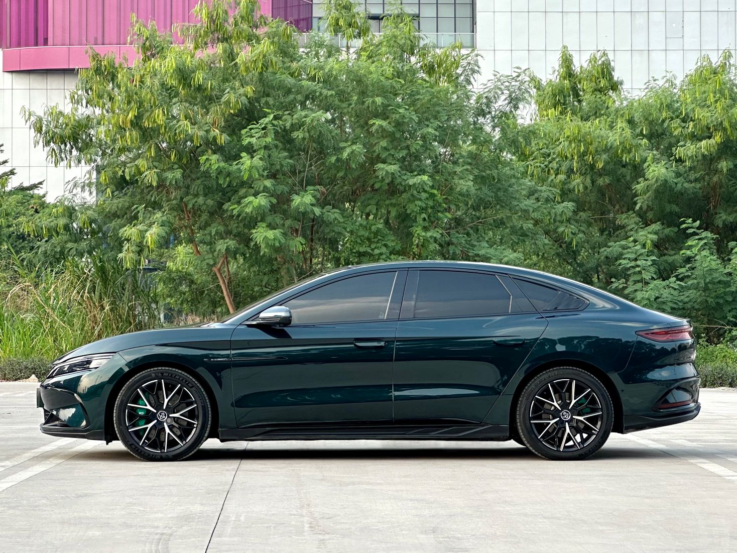 BYD Han 2022 EV 610 km All-Wheel-Drive Qianshan Cui Limited Edition — снимка 17