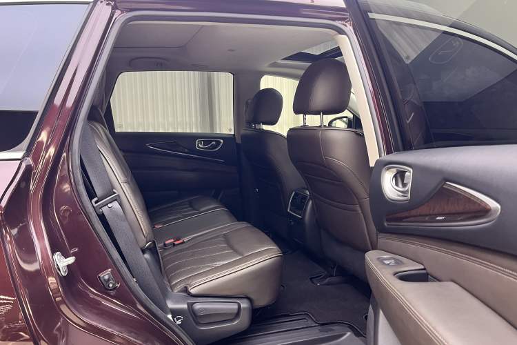 Used Infiniti QX60 2014 2.5 S/C Hybrid Two-Wheel Drive Excellence Edition Interior 2