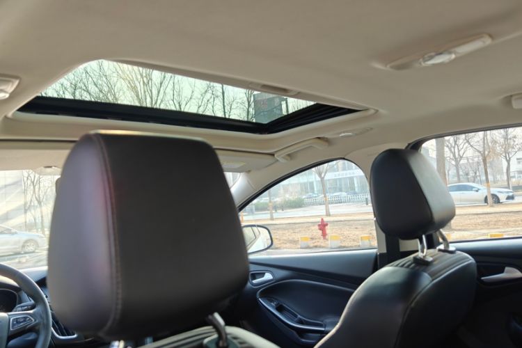 Used Ford Focus 2015 Hatchback EcoBoost 125 Automatic Supreme Style Edition
