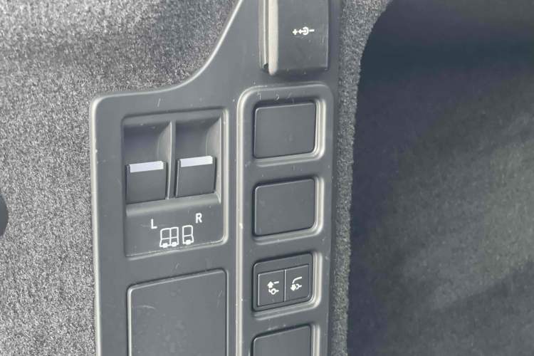 Used Land Rover Discovery 2024 360 PS S
