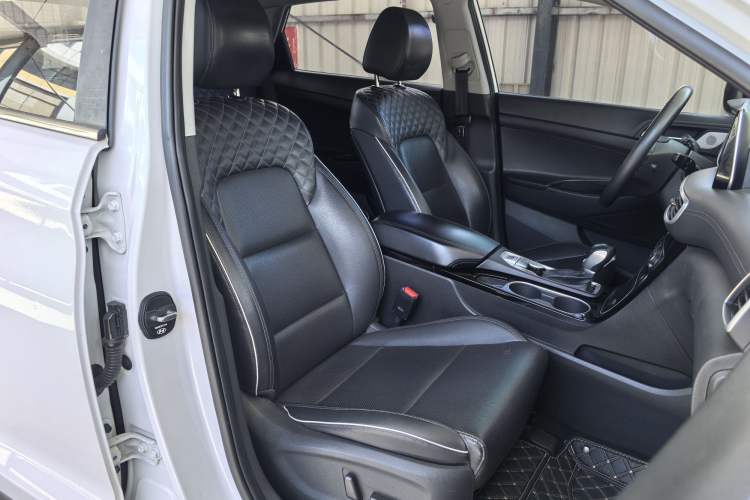 Used Hyundai Tucson 2019 280TGDi Dual-Clutch Two-Wheel Drive Smart Connect Version China VI