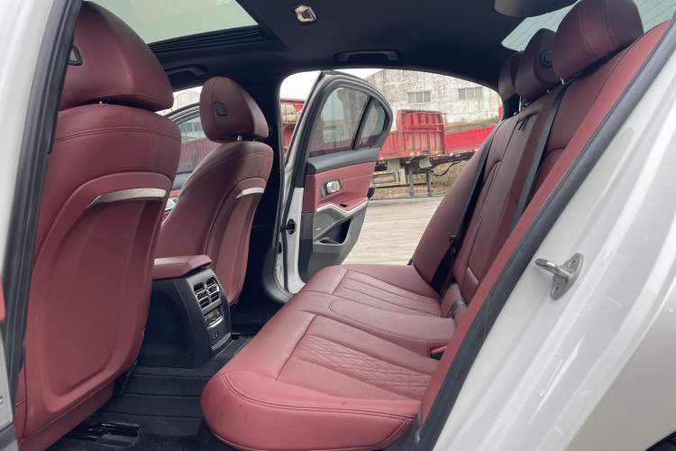 Used BMW 3 Series 2024 325i M Sport Night Edition Package Interior 4