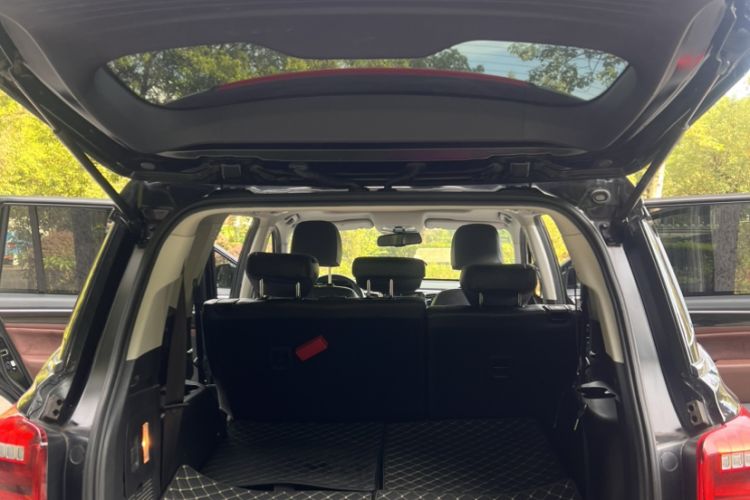 Used GAC Trumpchi GS8 2017 320T Two-Wheel Drive Luxury Smart Connectivity Version (7 Seats)