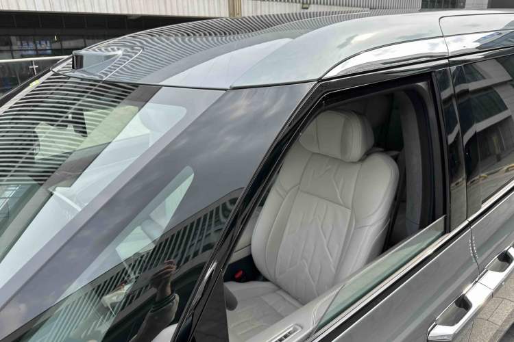 Used Zeekr 009 2024 Six-Seat Executive Version 4WD 108 kWh