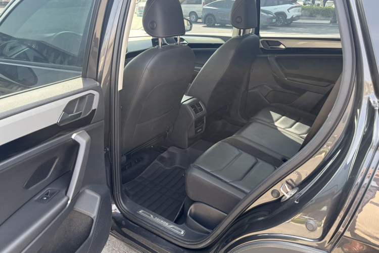 Used Volkswagen Tayron 2020 330TSI Two-Wheel Drive Luxury Smart Connectivity Version Interior 3