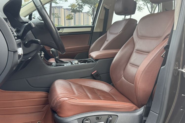 Used Volkswagen Touareg 2016 3.0 TSI Standard Version Interior 3