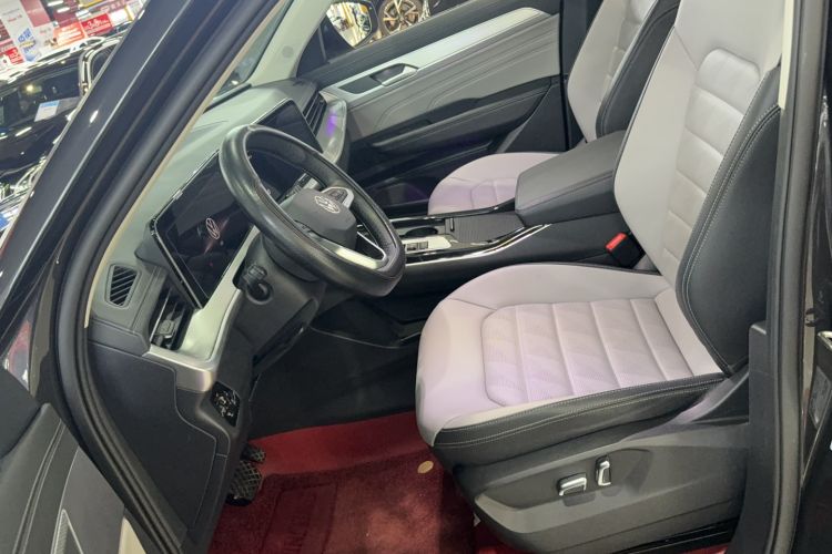 Used Volkswagen Tavendor 2023 330TSI Luxury Touring Edition Left Front Seat