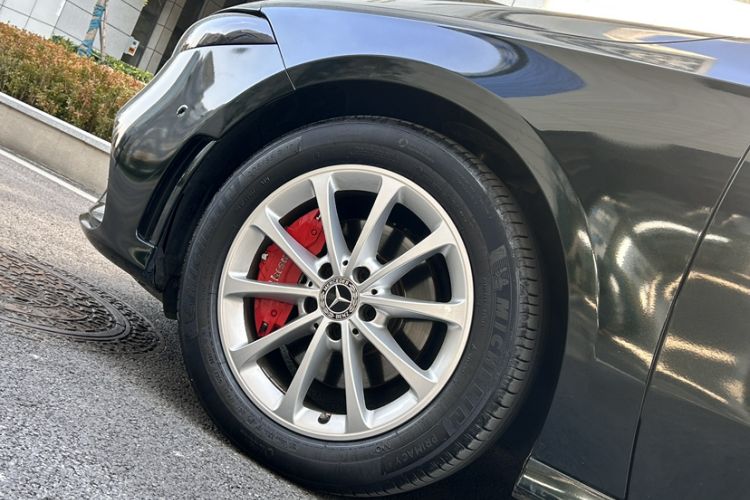 Used Mercedes-Benz A-Class 2021 A 200 L Sport Sedan Fashion Model
