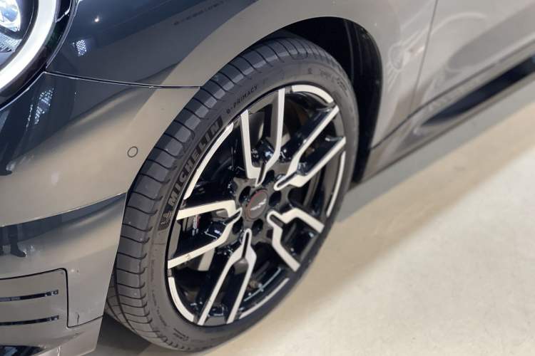 Used MINI Electric COOPER 2024 452km COOPER SE Racing Driver Exterior 8