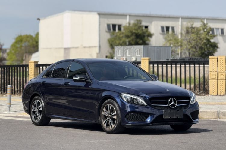 Used Mercedes-Benz C-Class 2017 Restyled C 200 Sport Edition Exterior 2
