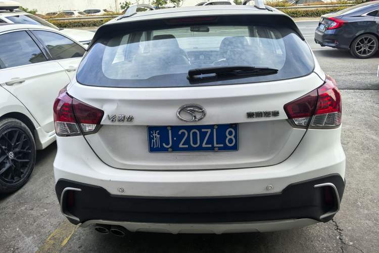 Used Soueast V6 Lingshi 2015 CROSS 1.5L CVT ZhiZun Model