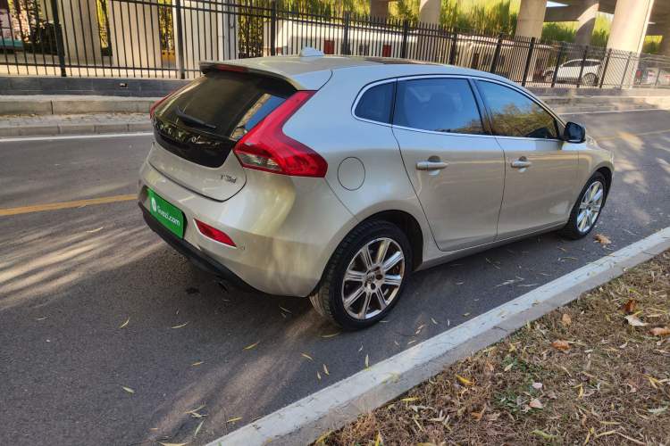 Used Volvo V40 2017 T3 Zhiya Edition
