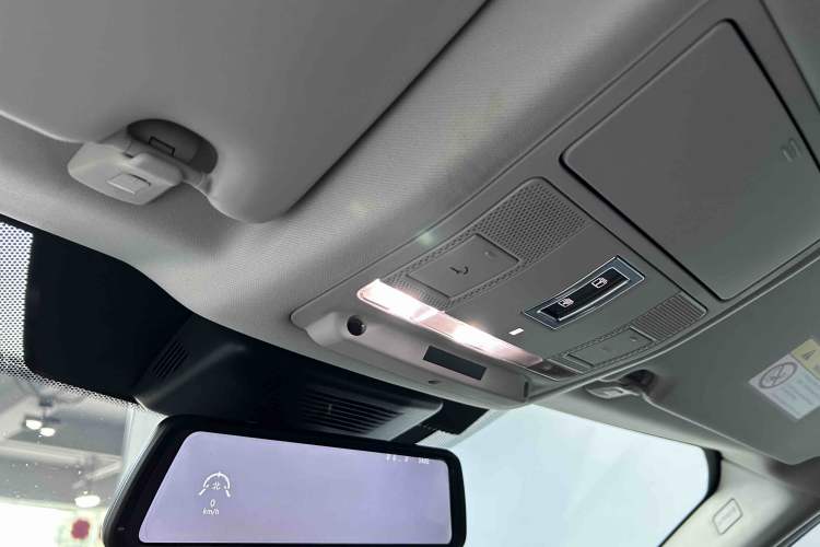 Used Land Rover Discovery Sport 2018 240 PS HSE Version