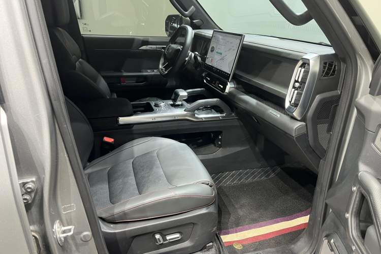 Used JETOUR Traveler 2023 2.0T All-Wheel Drive CrossPRO+ Interior 2