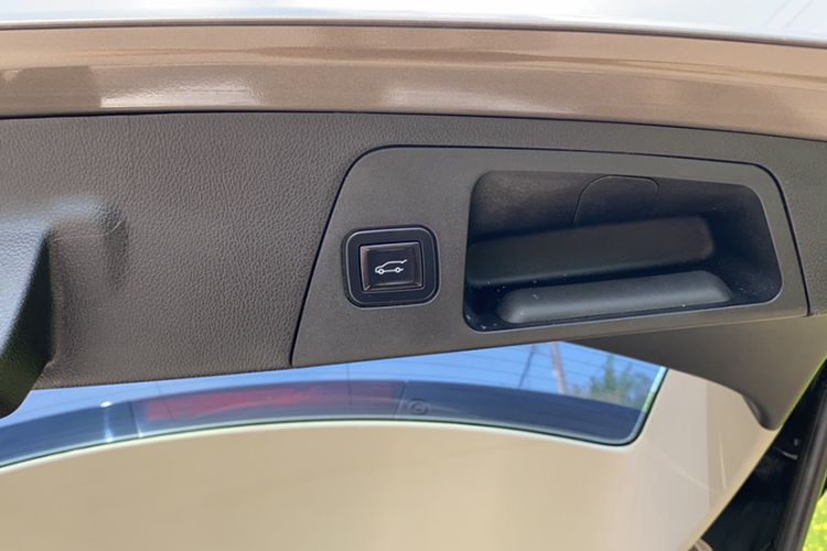 Used Buick Envision 2018 20T Two-Wheel Drive Luxury Model Interior 9