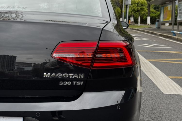 Used Volkswagen Magotan 2018 Facelift 330TSI DSG Luxury Model Exterior 6