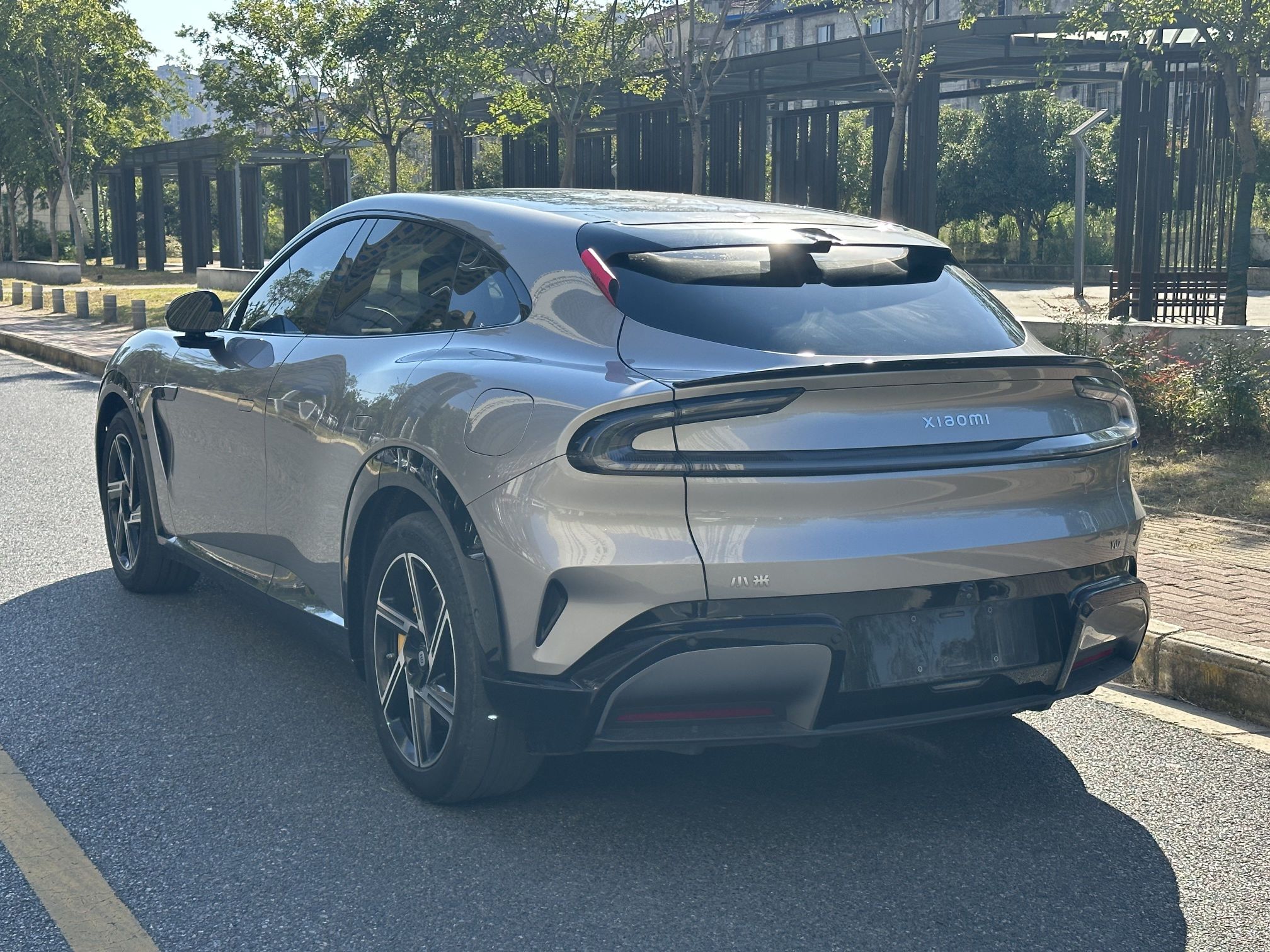 Xiaomi Auto YU7 2025 Ultra-Long Range All-Wheel Drive Pro Version — снимка 15