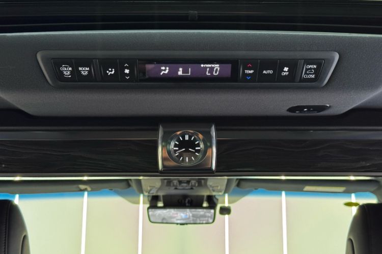 Used Lexus LM 2020 300h Four-Seat Grand Edition
