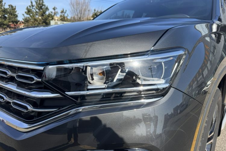 Used Volkswagen Tayron 2021 380TSI All-Wheel Drive R-Line Connected Version Left Front Headlight