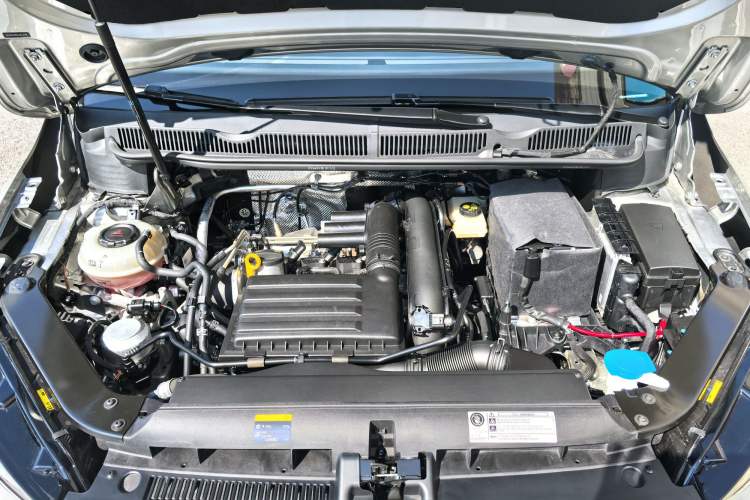 Used Volkswagen Touran 2018 Volkswagen Touran L 280TSI DSG Boundary Edition 7 Seats China VI Standard Exterior 4