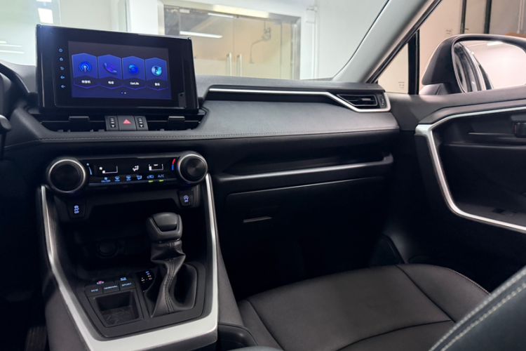 Used Toyota RAV4 2021 2.0L CVT Two-Wheel Drive Urban Edition Audio And AC Panel