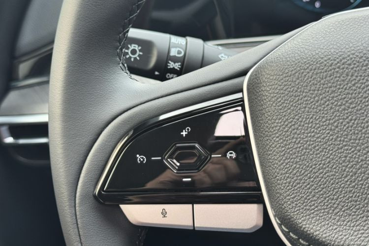 Used CHANGAN Eado 2023 Changan Edition PLUS Blue Whale NE 1.4T GDI DCT Prestige Version
