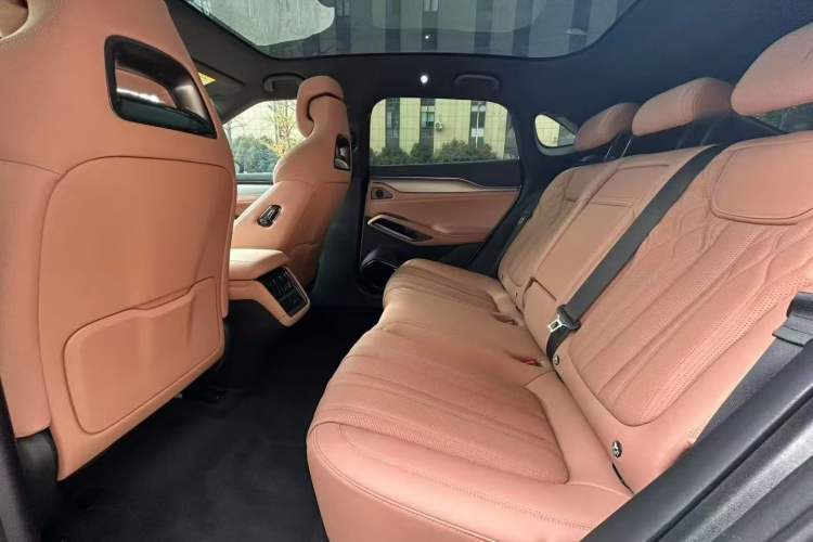 Used BYD Song L EV 2024 662 km Excellence Version
