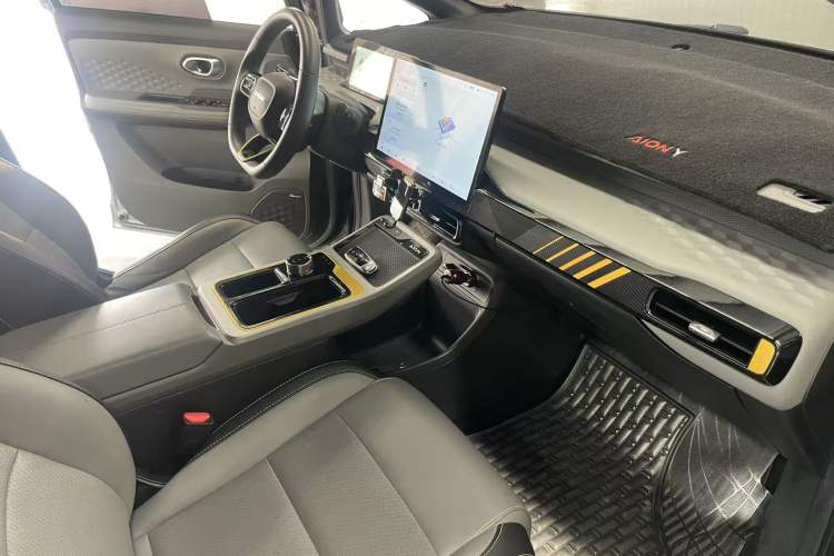 Used AION Y 2022 70 Intelligent Edition Lithium Iron Phosphate
