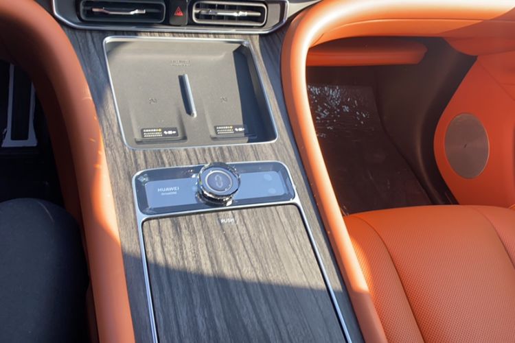 Used Hima AITO M9 2025 Extended-Range Ultra Version 52 kWh 6-Seater
