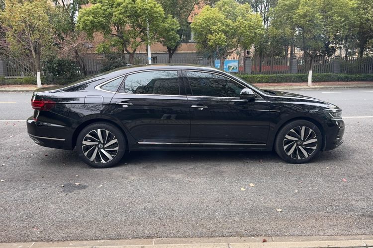 Used Volkswagen Passat 2023 Facelift 330TSI Luxury Edition
