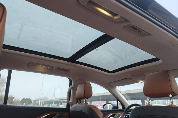 Used Hongqi HS7 PHEV 2025 Model 2.0T PHEV Four-Wheel Drive 2 Million Units Commemorative Edition 6-Seater