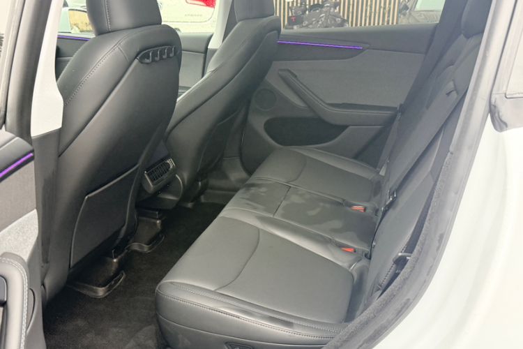 Used Tesla Model Y 2025 Rear-Wheel-Drive Version