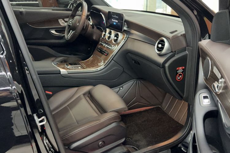 Used Mercedes-Benz GLC 2022 Refreshed GLC 300 L 4MATIC Dynamic Edition Interior 2