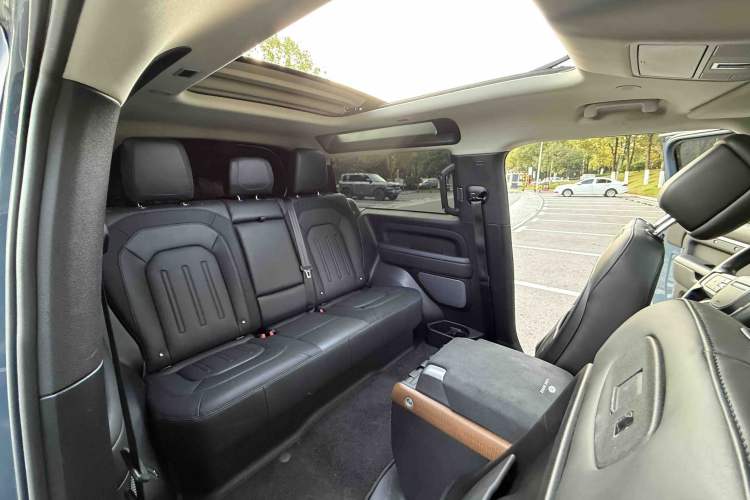 Used Land Rover Defender 2022 90 2.0T P300 X-DYNAMIC HSE