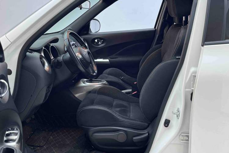 Used Infiniti ESQ 2014 1.6L Spontaneous Edition